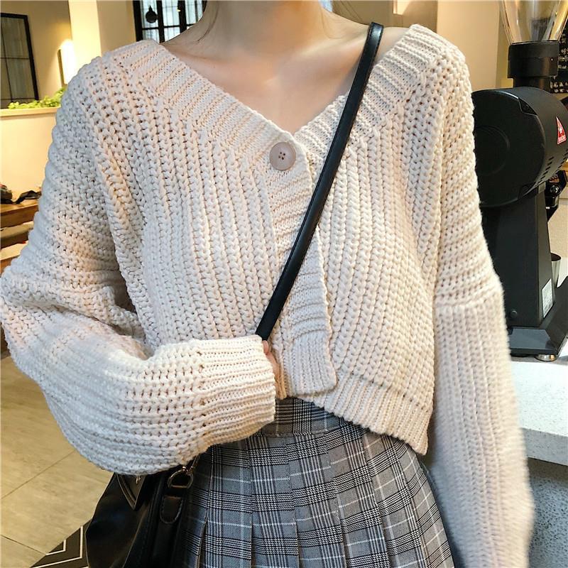 Autumn and Winter French Lazy Wind Loose Outer Wear V-neck Short Long Sleeve One Button Knitted Cardigan Sweet Sweater Women