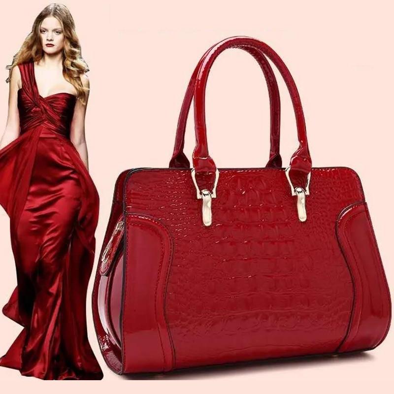 Crocodile Pattern Patent Leather Bright Leather Handbags Handbags Ladies Big Bags One-shoulder Shopping and Shopping Messenger Bag