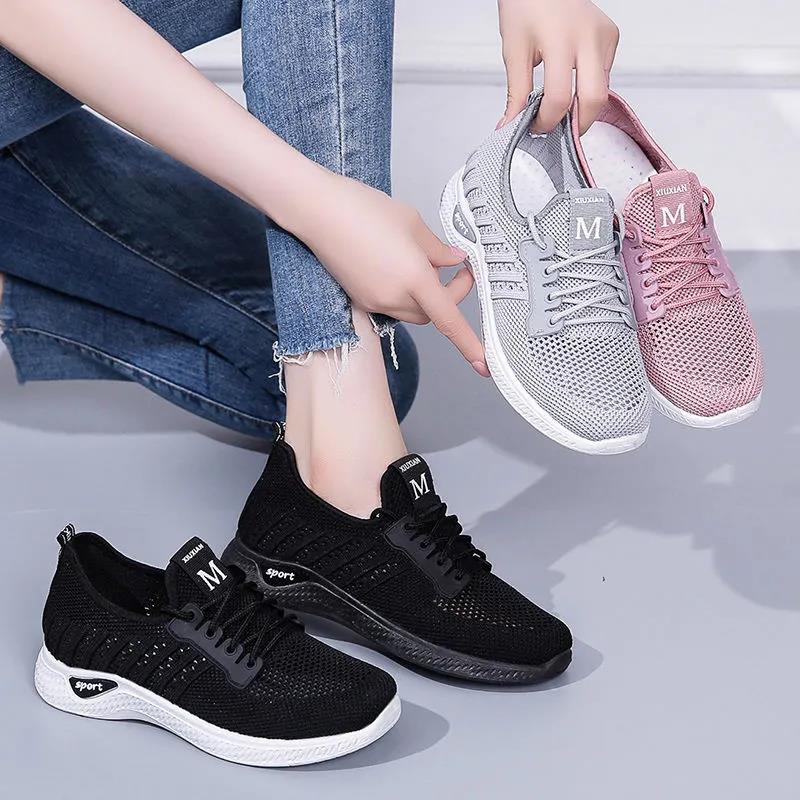 Ladies Net Shoes Summer Flying Sneakers Ladies Breathable Soft Sole Running Shoes Mom's Shoes Single Shoes