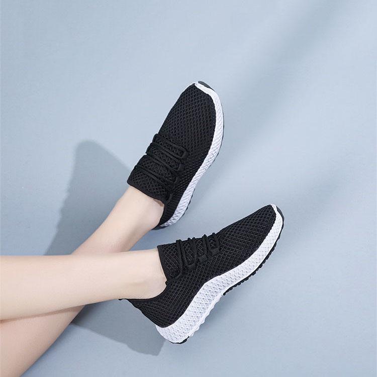 Women's Spring and Summer Walking Shoes Soft Sole Non-slip Breathable Sports Shoes Large Size Casual Flat Sneakers