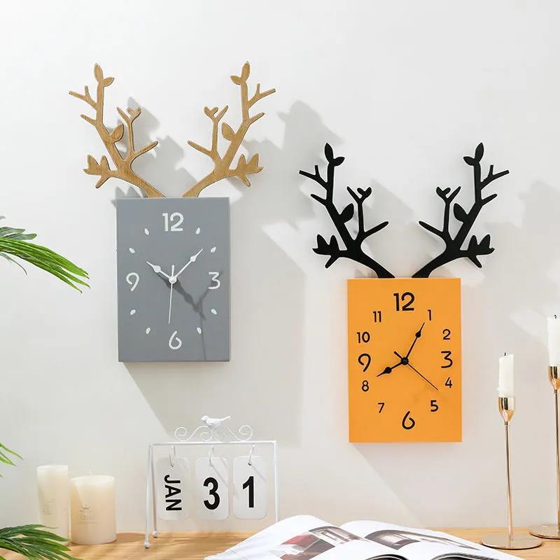 Nordic Creative Antler Wall Clock Simple Solid Wood Clock Living Room Wall Hanging on The Wall Without Punching Household Silent Clock