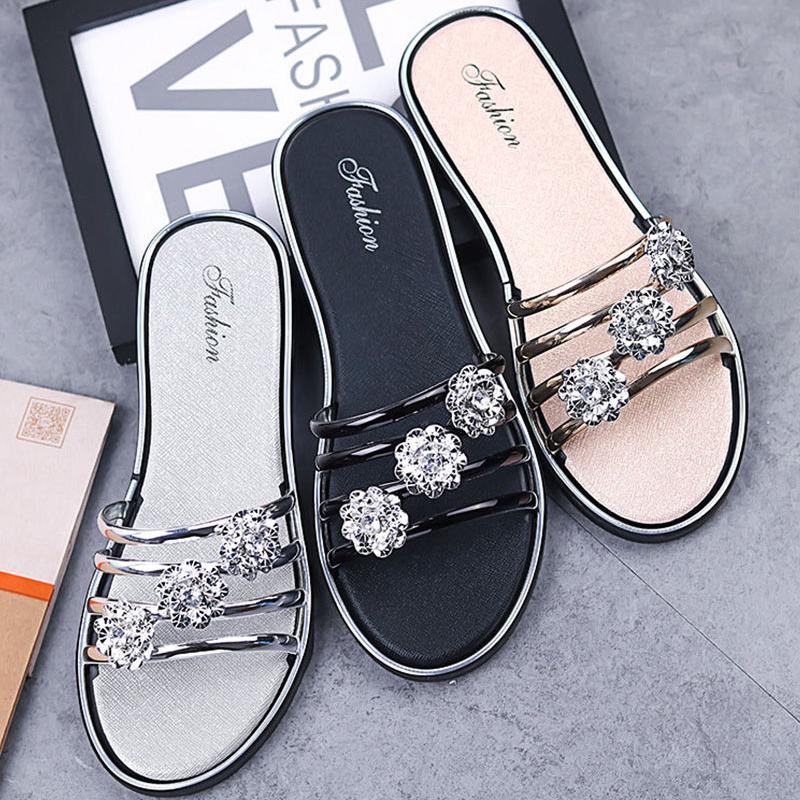 Sandals and Slippers Women's Summer Slippers Flat-bottomed Flip-flops Beach Shoes Indoor and Outdoor Wearable Flat-bottomed Non-slip Ladies Sandals