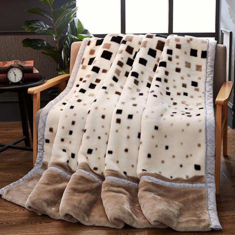 Double-layer Blanket Coral Fleece Blanket Thickening Warmth and Breathable Fleece Blanket Single Double Blanket Napping Blanket Sofa Blanket