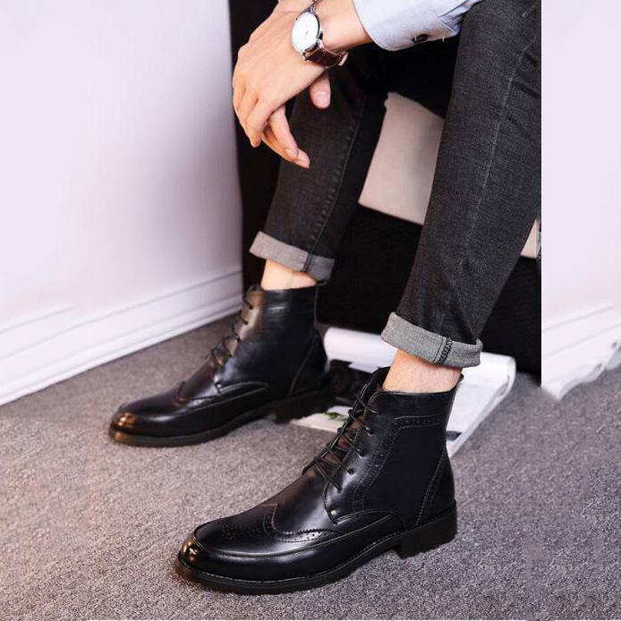 Autumn and Winter Brock Carved Pointed Toe Martin Boots Men's Leather Shoes Men's High-top Shoes