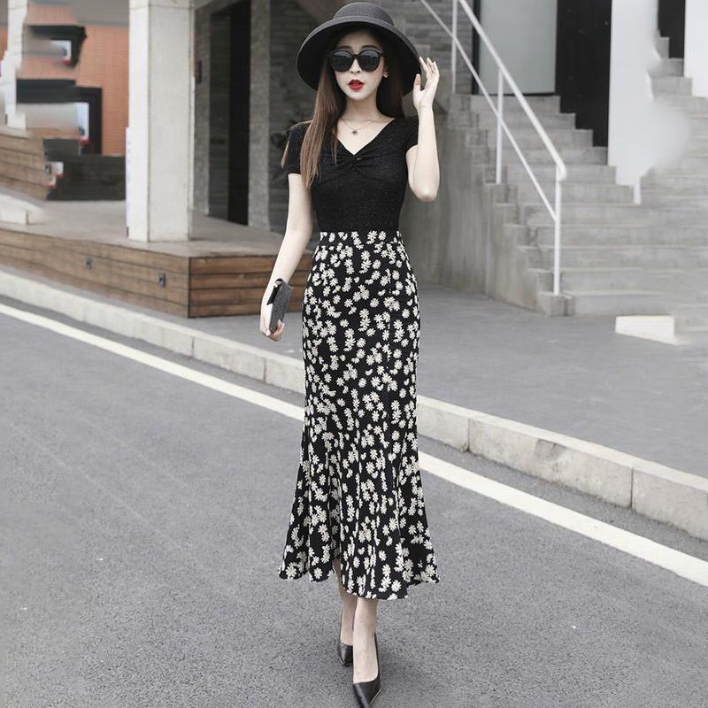 Small Daisy Slit Fishtail Skirt Floral Half-length Skirt Female Summer High Waist A-line Bag Hip Long Skirt Chiffon Bag Hip Slit Skirt / Bag Hip Skirt