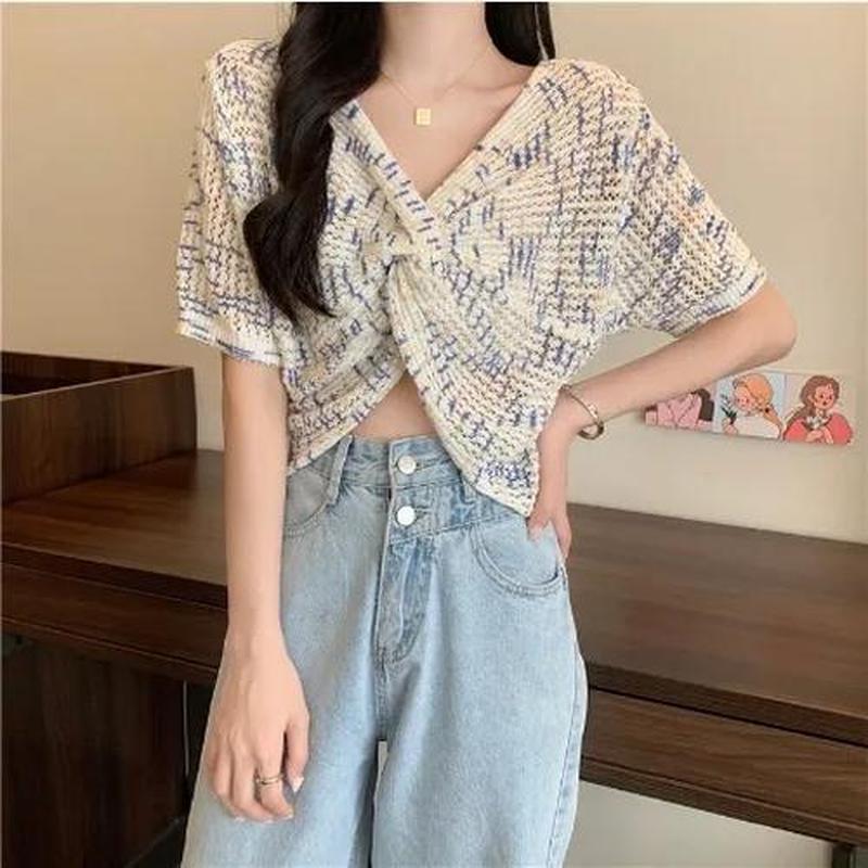 Knitted Short-sleeved Top Women's Summer Thin French Design Sense V-neck Kink Short Top Personality Trend Pullover Shirt Striped Colorful T-Shirt