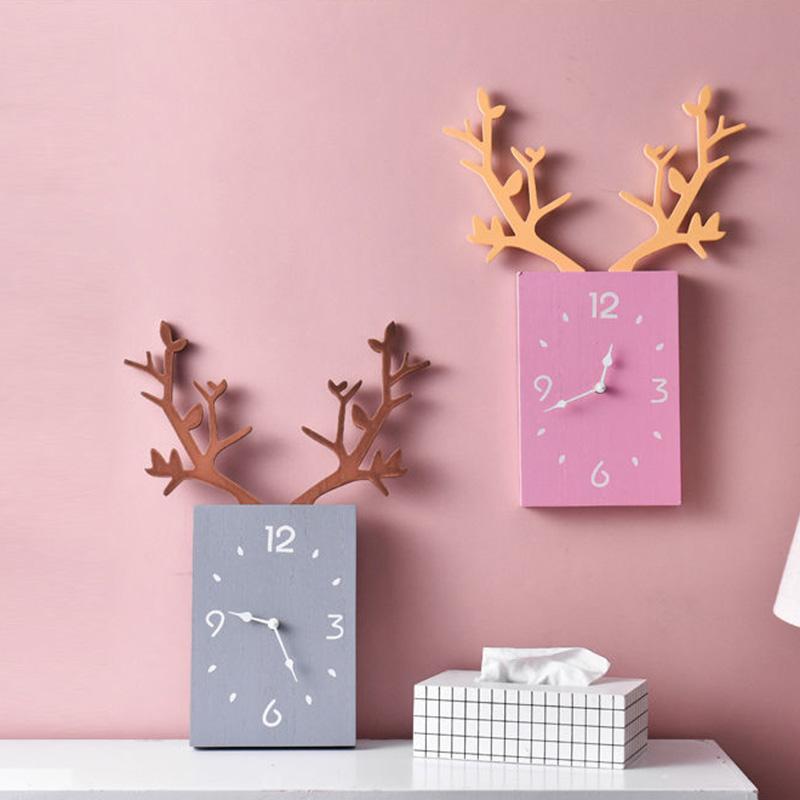 Nordic Creative Antler Wall Clock Simple Solid Wood Clock Living Room Wall Hanging on The Wall Without Punching Household Silent Clock