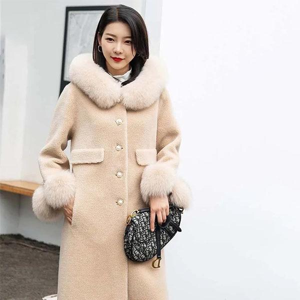 Winter High-end Imitation Fur Coat Women's Slim Thicker Loose  Cotton Top Particle Sheep Shearing Women's Hooded Fox Fur  Coat