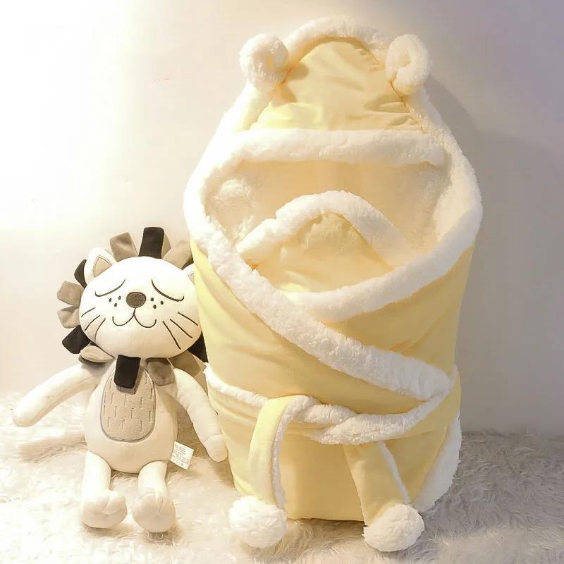 Baby Holding Quilt Thickened Autumn and Winter Newborn Cloak Multifunctional Dual-purpose Going Out Coral Velvet Blanket