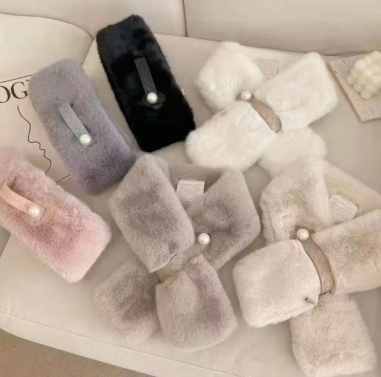 Women's Plush Scarf Imitation Rabbit Fur Collar Thickened Warm Winter Fashion Pearl Collar