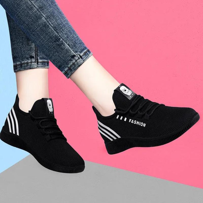 Old Beijing Cloth Shoes Women's Walking Shoes Soft Bottom Non-slip Mother Sports Shoes Breathable Fashion Casual Net Shoes