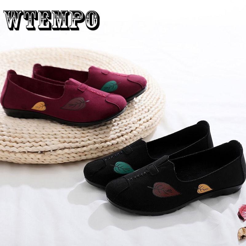 Slip on Flat Shoes Classic Fashion Canvas Shoes Women Casual Lazy Loafers