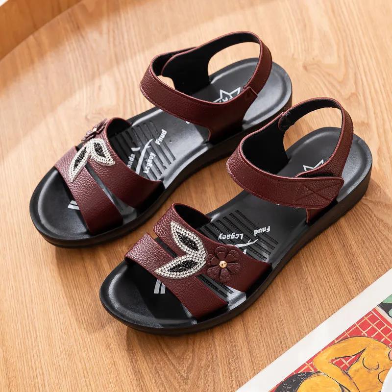 Mom Sandals Women's Summer Flat-bottomed Middle-aged Soft-soled Middle-aged and Elderly Non-slip Comfortable Grandma Shoes