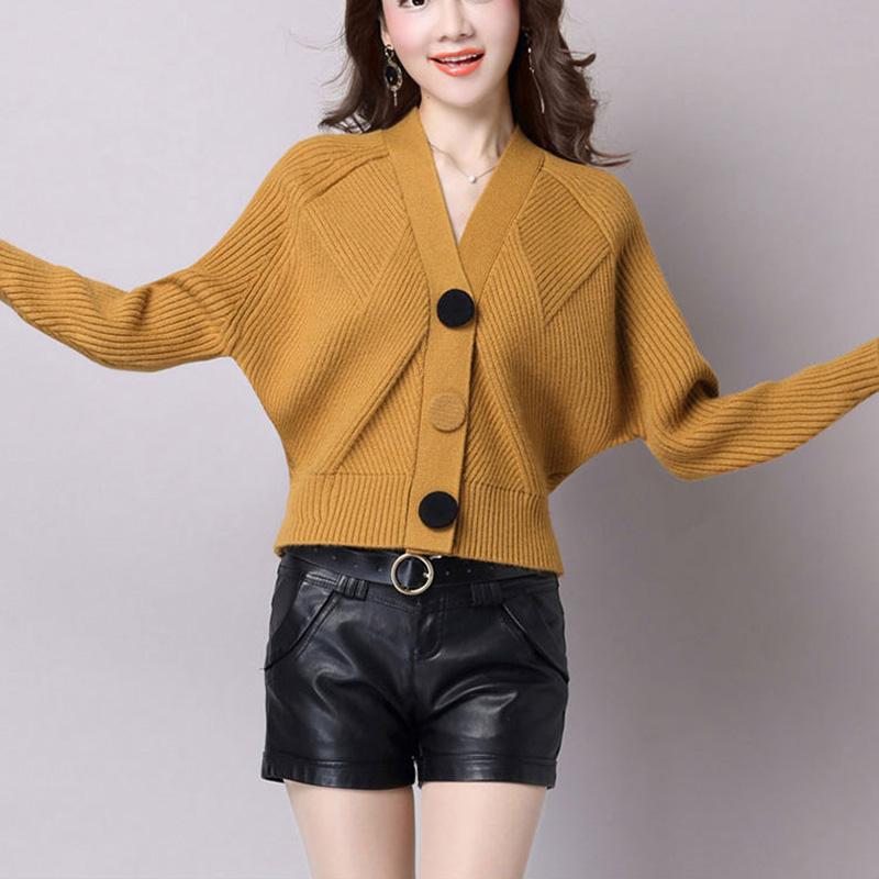 Spring and Autumn Short Knit Cardigan Long Sleeve V-neck Bat Shirt Long Sleeve Button Sweater Jacket