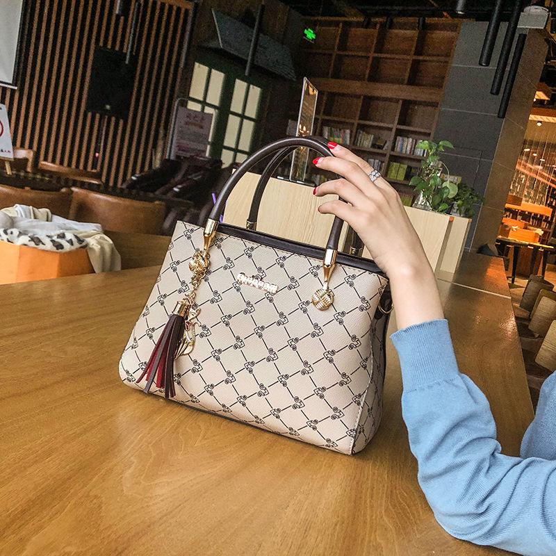 Patent leather bag Big capacity Woman bag European and American Shoulder Handbag Trendy wild