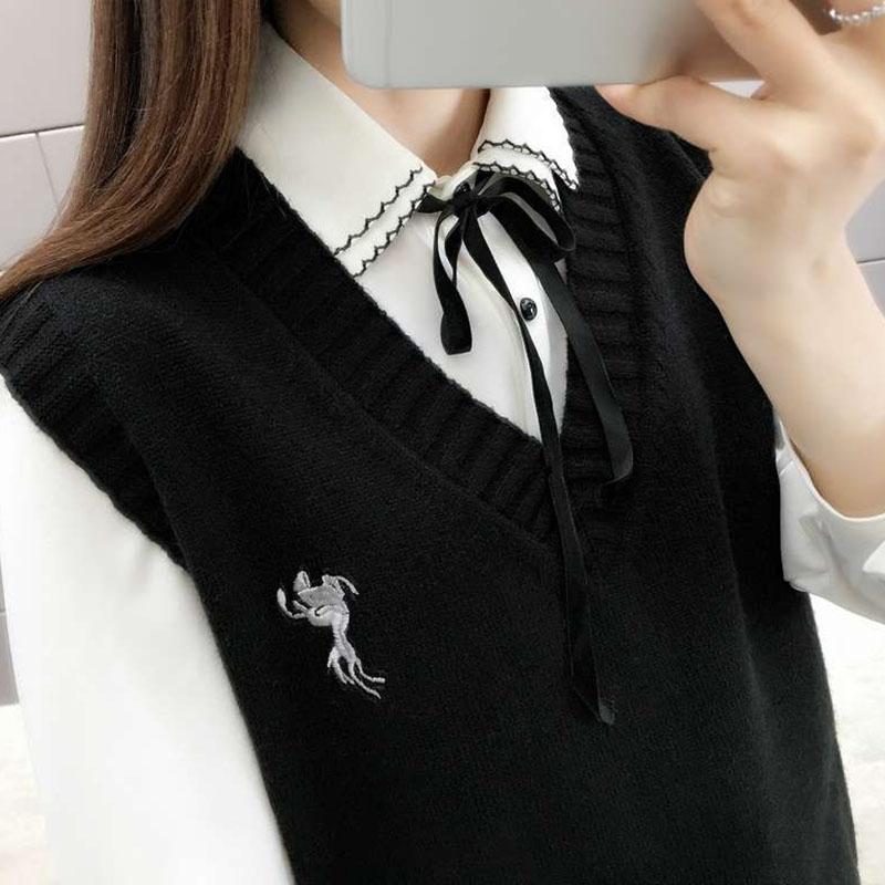 Spring and Autumn Fashion Knitted Vest Vest Loose Waistcoat Outer Sweater Coat Bottoming Shirt