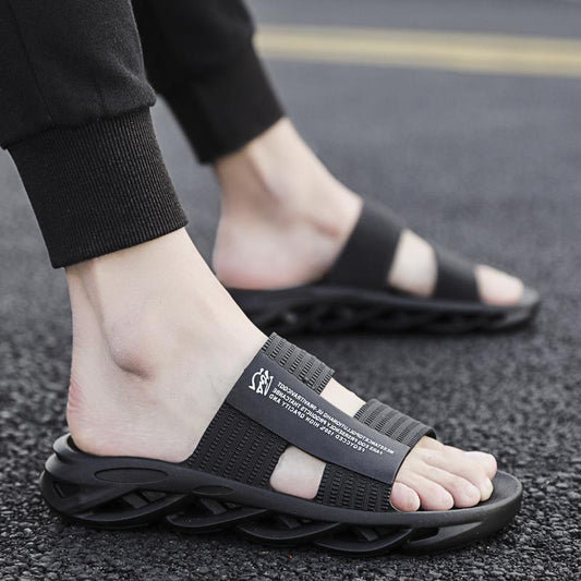 2020 Summer Slippers Men's Outdoor Trend Personality Flip Flops Casual Sandals and Slippers Wear Ins Sandals