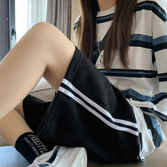 2PCS Summer Fashion Two-piece Sports Suit Female Student Korean Version Loose Short-sleeved Striped T-shirt + Casual Shorts Casual Stroll Suit