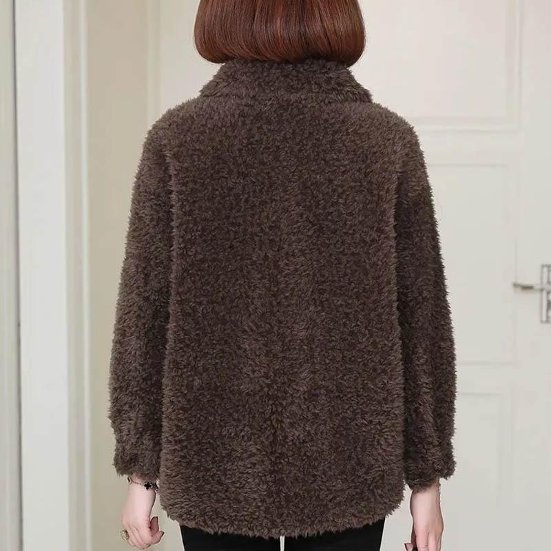 Sheep Sheared Fur Coat Women's Short Grained Fleece and Lamb Fur Coat