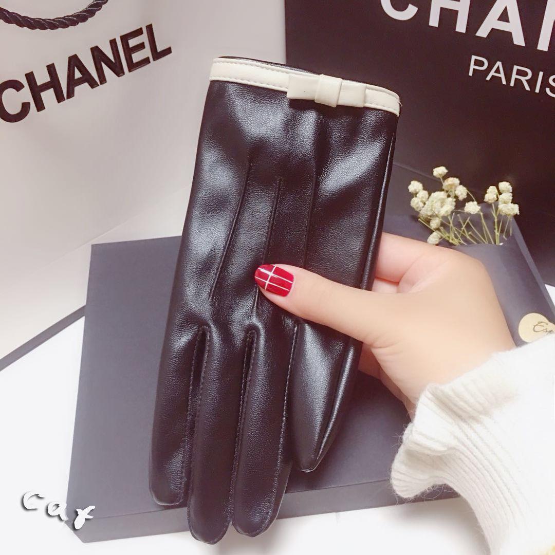 Woman fashion gloves Plush Cotton gloves Windproof gloves Winter Warm Leather gloves Thick gloves