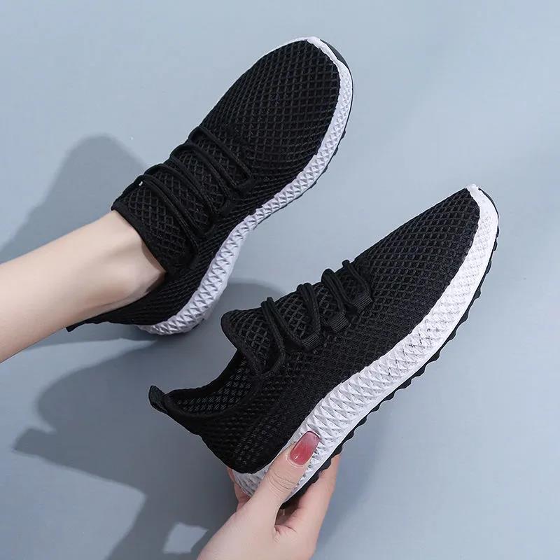 Women's Spring and Summer Walking Shoes Soft Sole Non-slip Breathable Sports Shoes Large Size Casual Flat Sneakers