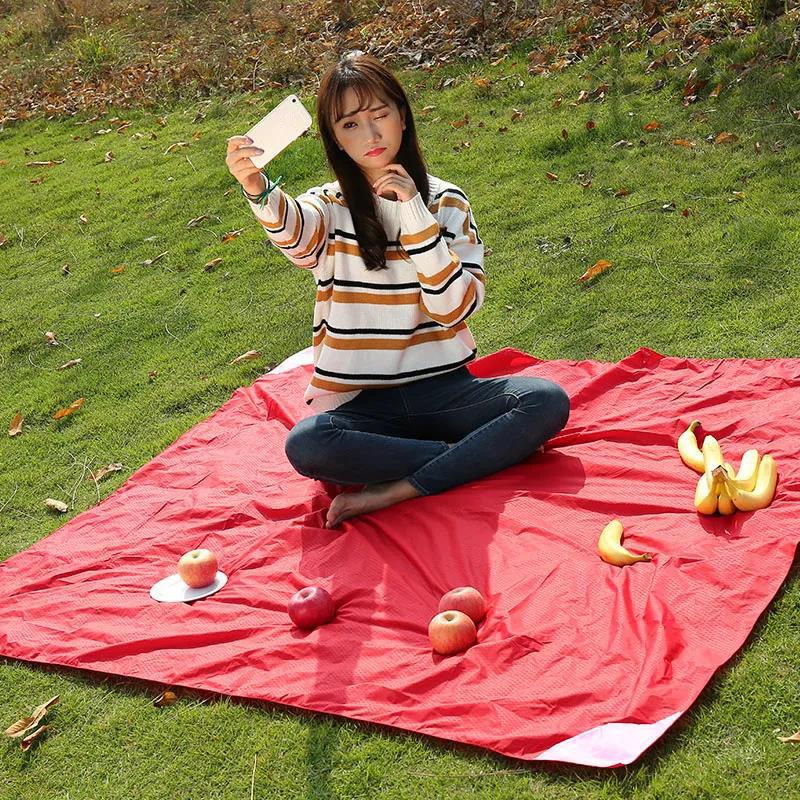 Outdoor Moisture-proof Mat Picnic Mat Pocket Picnic Cloth Convenient Waterproof Ultra-light Lawn Folding Beach Mat