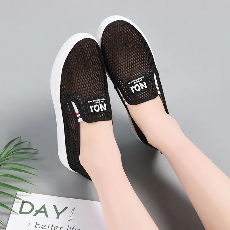 Women Summer Doudou Shoes Female Breathable Mesh Flat Shoes Non Slip Soft Sole Versatile Antiskid Casual Shoes