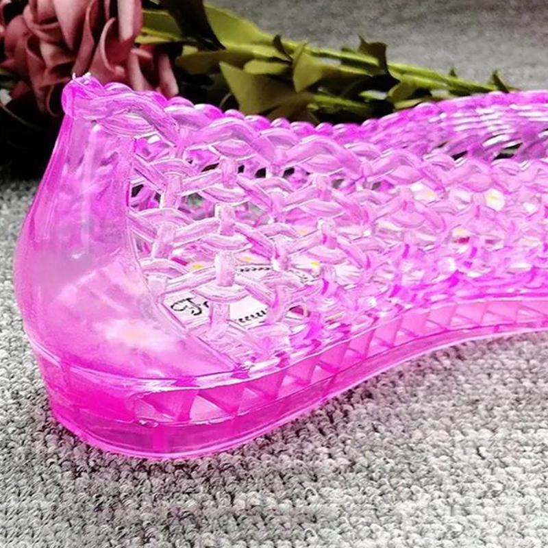 Summer Plastic Sandals Female Flat Beach Hole Shoes Non-slip Hollow Plastic Sandals Female Jelly Shoes Crystal Flat Sandals