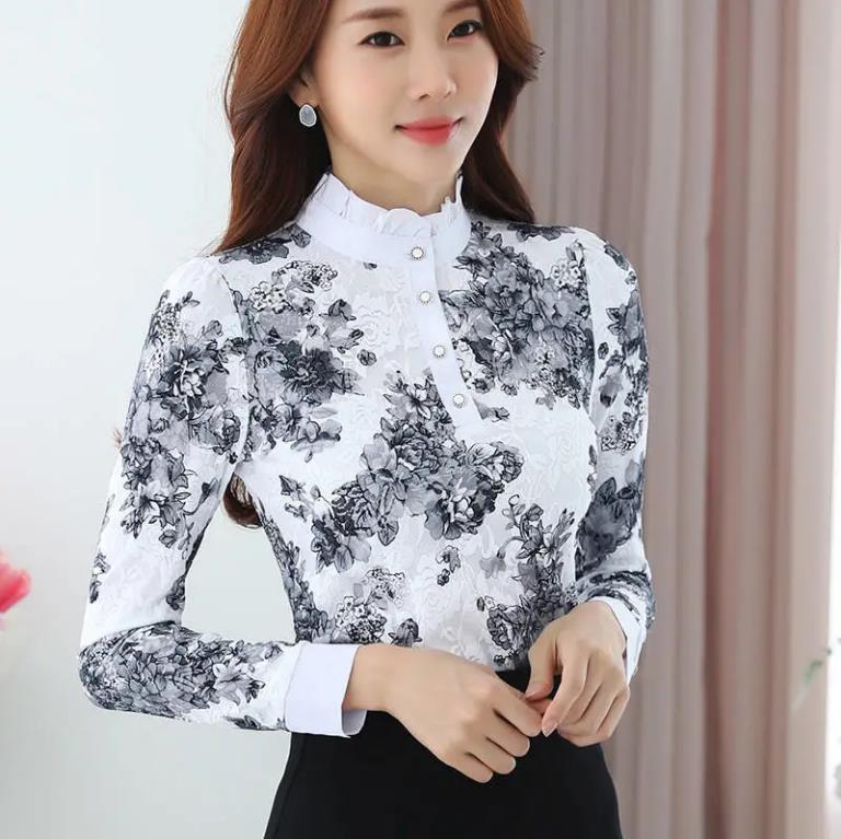 Autumn and Winter Plus Velvet Plus Size Ladies Lace Sweater Elegant Temperament Sweater Versatile Slim Casual Shirt