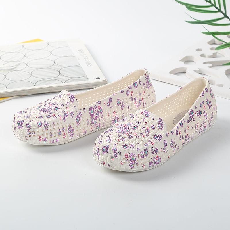 Women Summer Single Breathable Shoes Soft Soled Flat Bottom Cool Shoes Floral Printed Hollow Out Wear-resisting Antiskid Shoes