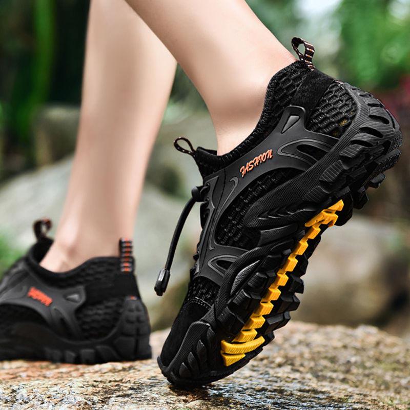 Size 35-46 Water Sneakers Men Non Slip Hiking Climbing Aqua Shoes Beach Barefoot Upstream Shoes Seaside Footwear Male Outdoor Sport