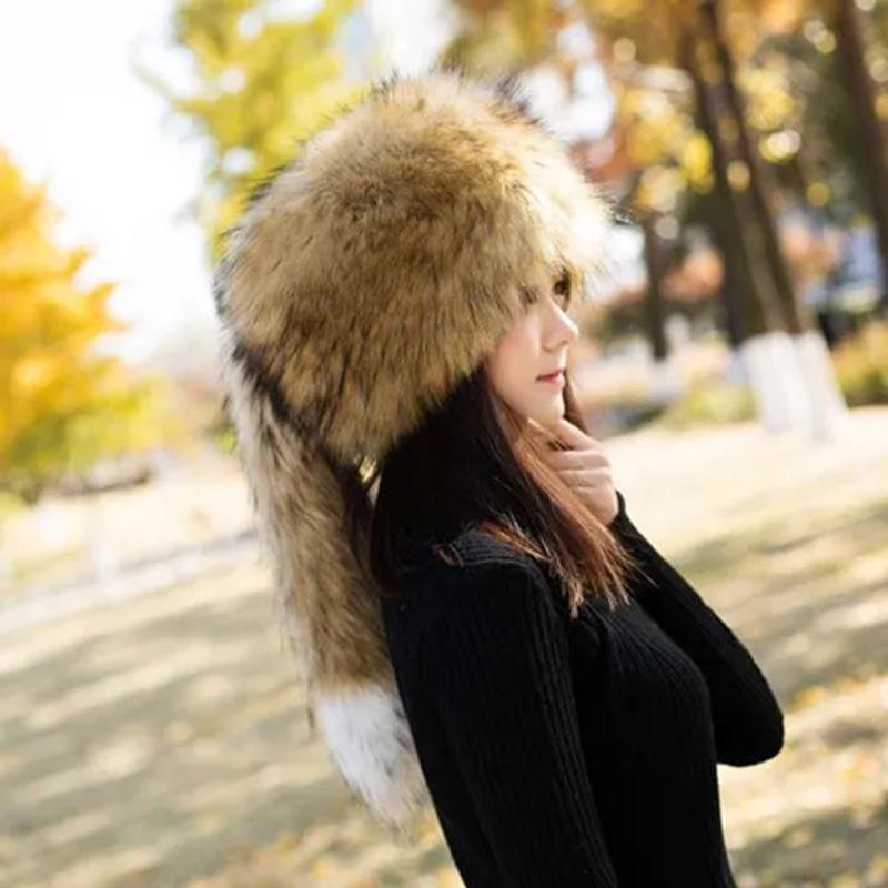 Female Autumn Winter Round Flat Top Imitation Fox Fur Hat Thick Russian Warm Hat with Tail Windproof Ear Style High Quality Fedoras Female Headgear