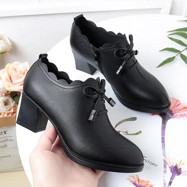 Women's Spring and Autumn Single Shoes Mother's Shoes Soft Soled Thick Heels Shoes Non Slip Black Casual High-heeled Shoes