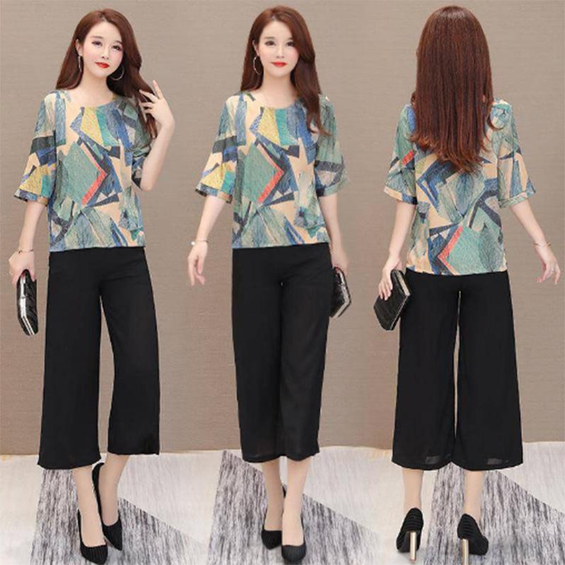 Summer Thin Imitation Ice Silk Top Women's Loose and Thin Fashion Top Mother's Wear Women's Five-point Sleeve Small Shirt