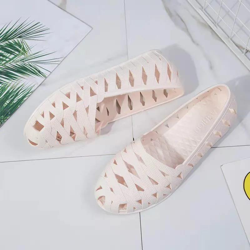 Nurse Shoes Summer Women's White Plastic Sandals Soft Sole Mother's Shoes Hole Beach Shoes Women