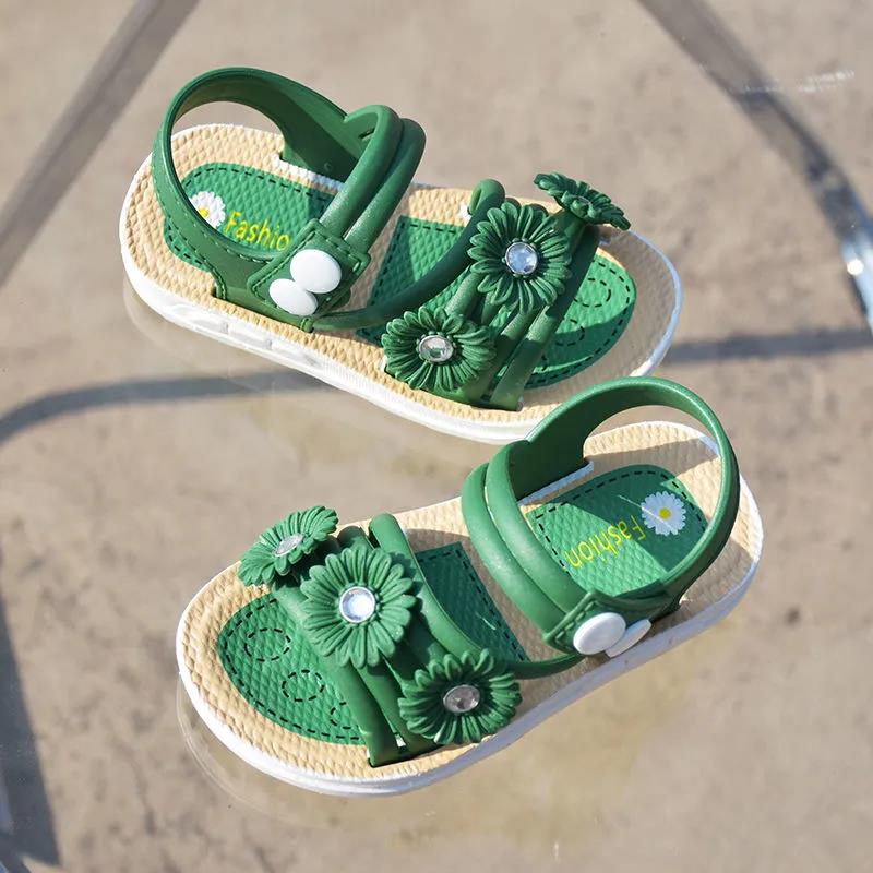 Girls Sandals In Summer Soft Sole Flat Beach Light Sandals Anti-slip Flowers Decoration Casual Princess Sandals