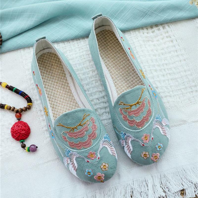 Chinese Style Popular Embroidery Ancient Town Costume Hanfu Shoes Cotton and Linen Canvas Shoes Round Toe Flat Heel Soft Sole