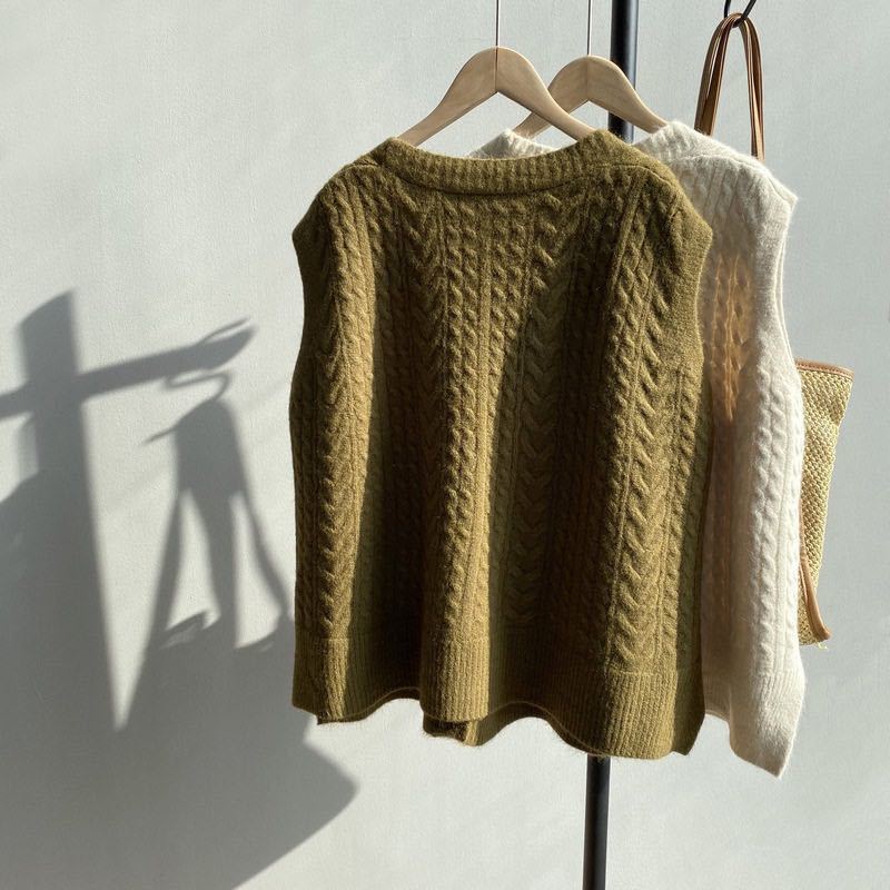 Sleeveless Knitted Vest Cardigan Women Retro Outer Wear Vest with Loose V-neck Sweater Vest Solid Color Simple Sweater Jacket