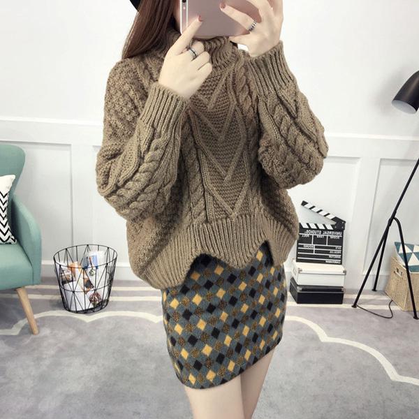 Autumn and Winter Korean Version of Loose Bottoming Shirt Turtleneck Pullover Sweater Female Student Short Thick Woolen Coat Thick