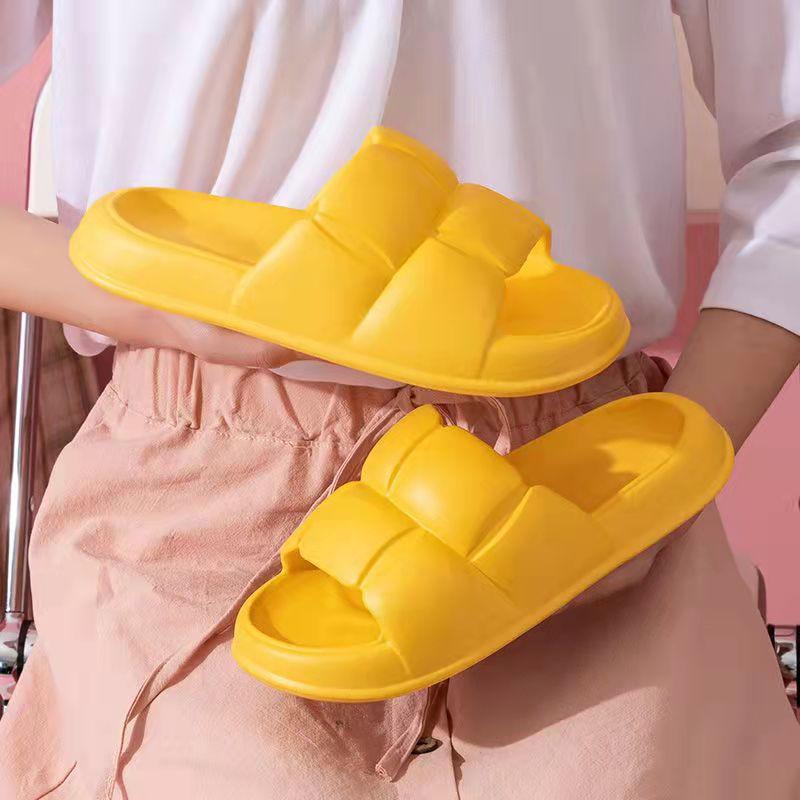 Women's Summer Slippers Home Bathroom Bath Non-slip Thick Bottom Flip-flops Ins Sandals Unisex Solid Color Sandals and Slippers