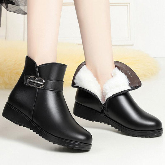 Women's Short Boots Warm and Velvet Flat Non-slip Leather Shoes Winter Flat-heeled Cotton Shoes