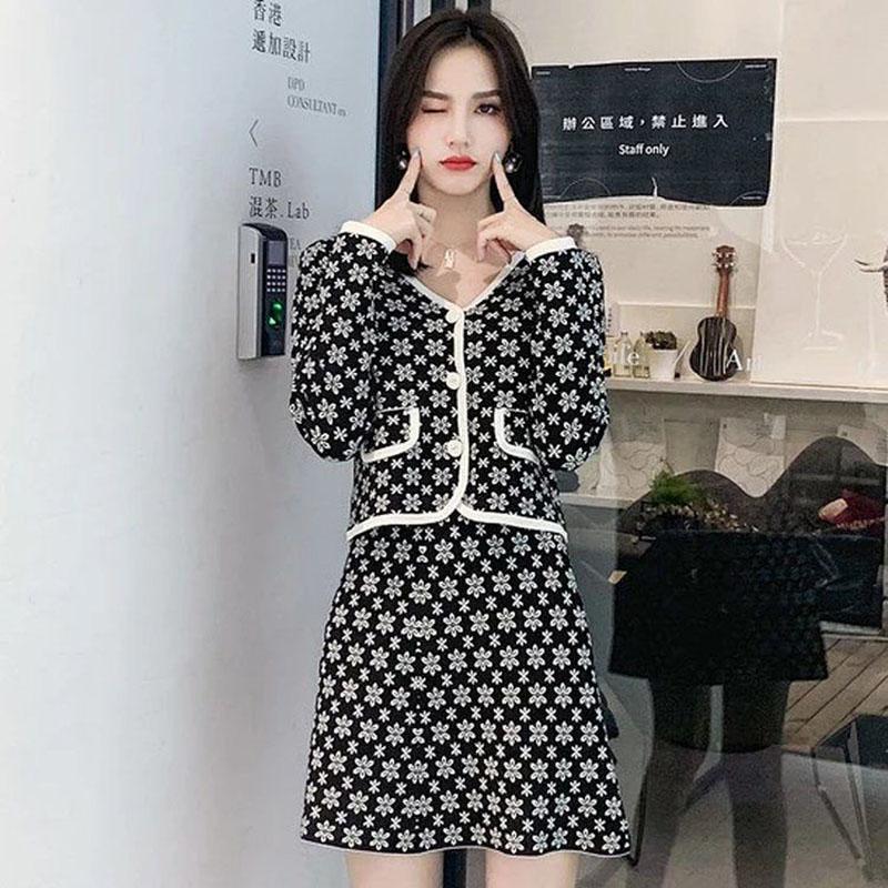 Autumn and Winter Small Fragrance Design Sense Women's Skirt Temperament Age-reducing Knitted Suit