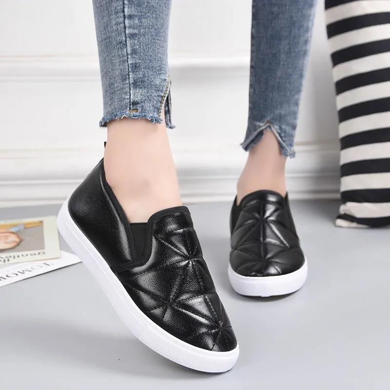 Female Winter Plush Thickened Flat Bottomed Cotton Shoes Women's Solid Color Leather Waterproof Casual Shoes