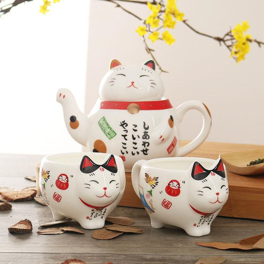 Cute Japanese Lucky Cat Porcelain Tea Set Creative Maneki Neko Ceramic Tea Cup Kettle with Strainer Office Teapot Water Mug