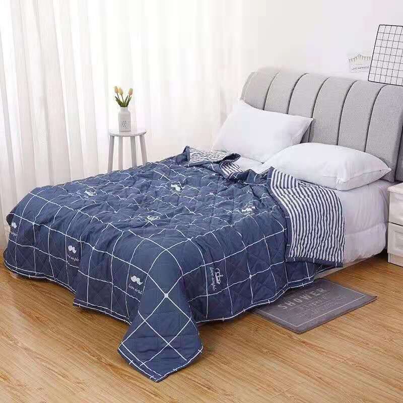 Summer Skin-friendly Thin Air Conditioning Quilt Single Double Summer Cool Quilt Washable and Machine Washable Student Dormitory Quilt