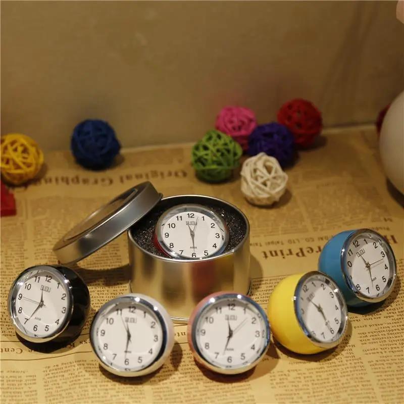 Cute and Simple Male and Female Car Quartz Clock Student Desk Bedroom Bedside Bedroom Mini Cute Desk Clock