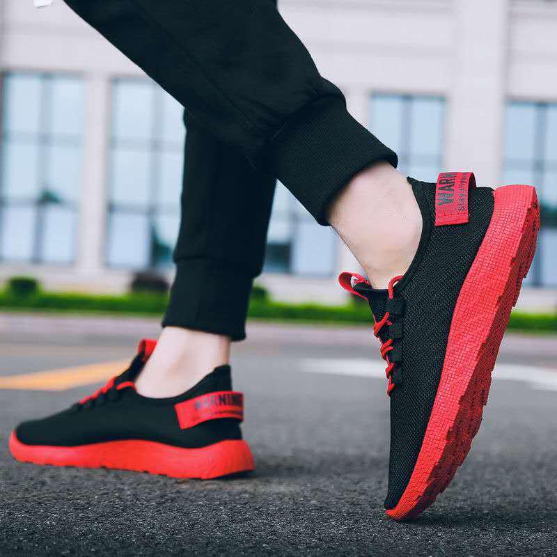 Summer Fashion Trend Mesh Fly-knit Men's Shoes Comfortable and Breathable Sneakers Men's Running Shoes