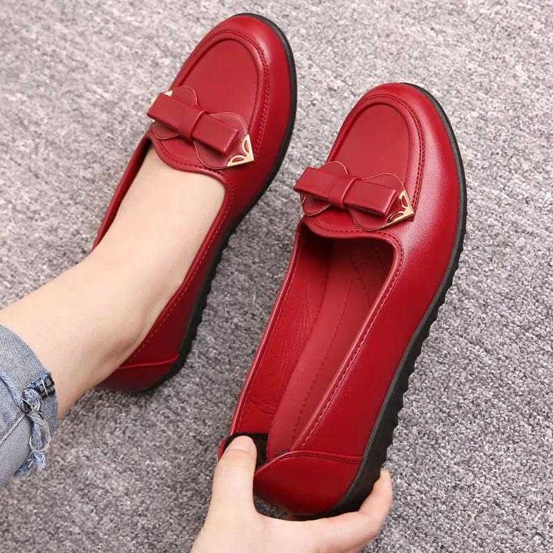 Women's Soft Leather Soft Bottom Mother Shoes Bow Shallow Mouth Ladies Shoes Middle-aged and Elderly Flat Non-slip Single Shoes Leather Shoes