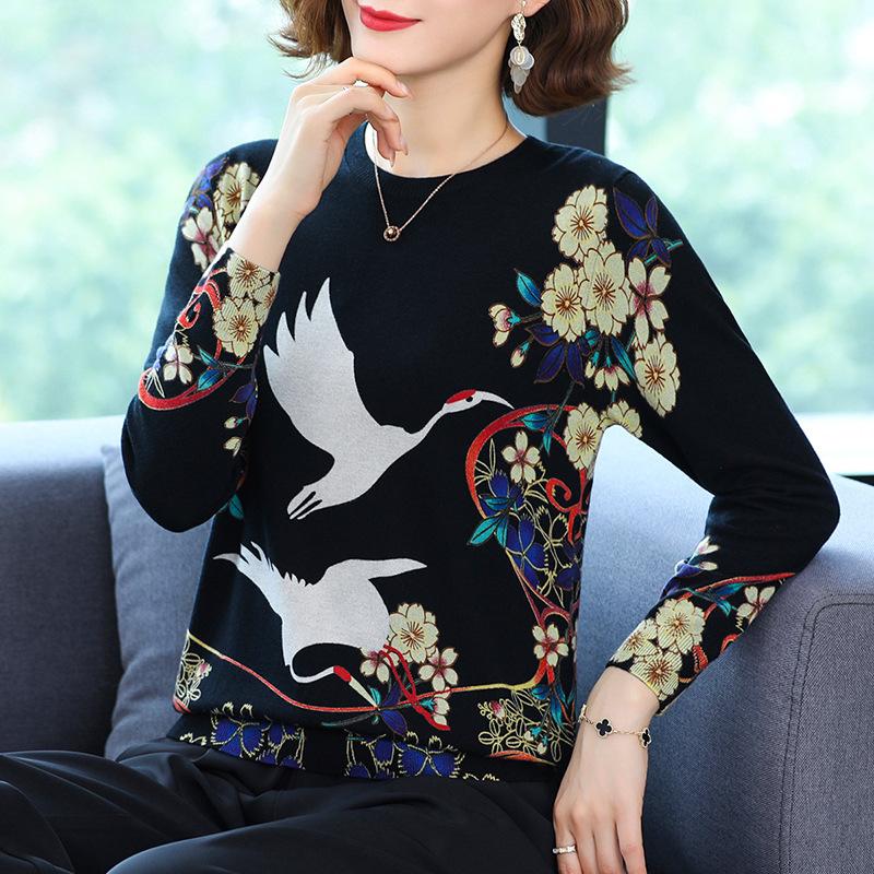 Autumn and Winter Women's Knitted Sweater Cartoon Print Sweater Round Neck Pullover Long Sleeve Bottoming Shirt Loose Fashion