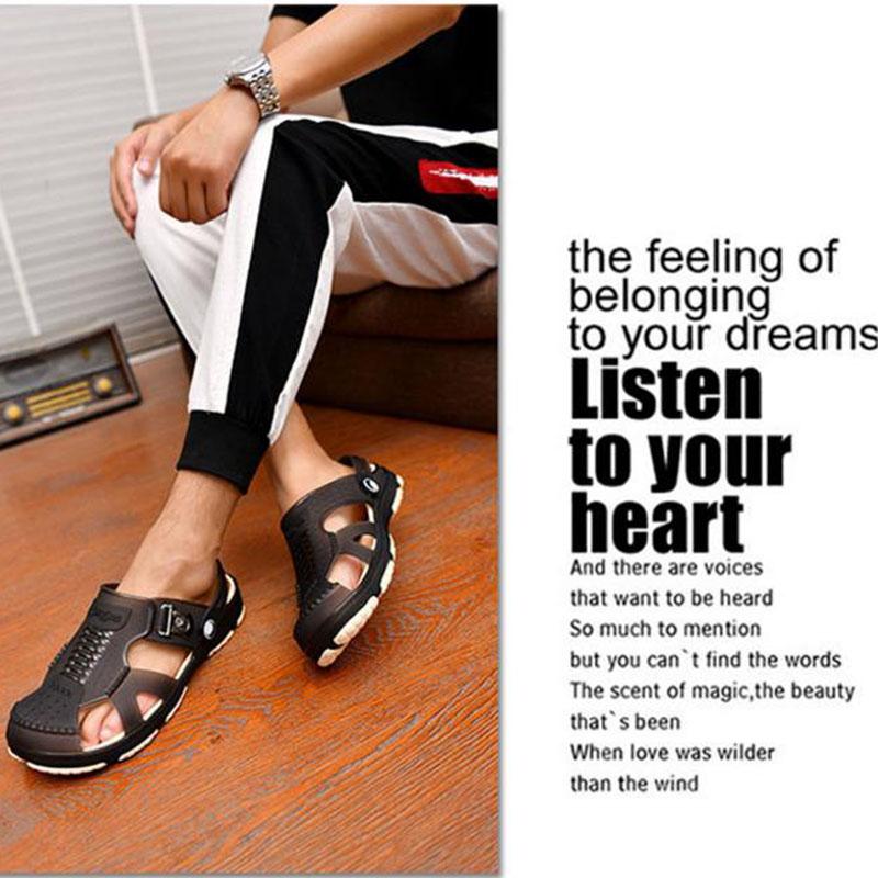 Men's Slippers Outdoor Slippers Breathable Hollow Non-slip Bathroom Beach Sandals Casual Footwear